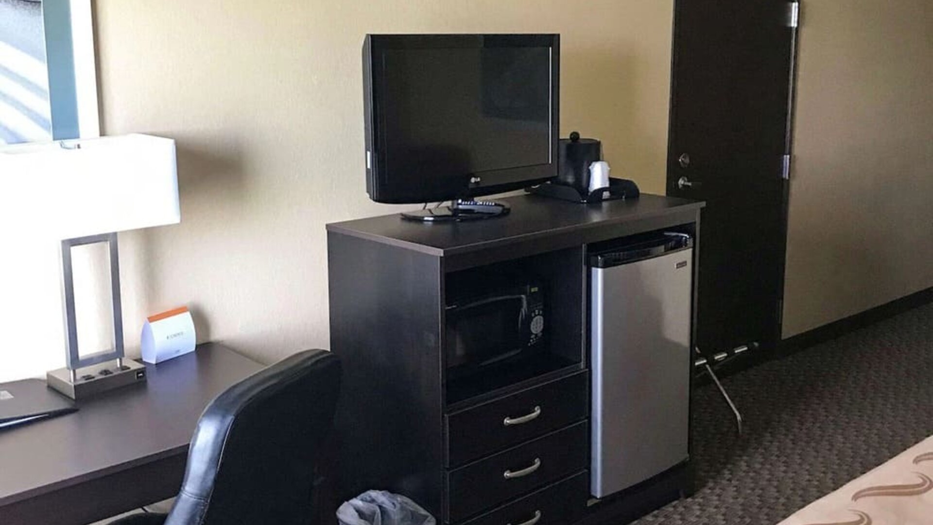 Work desk at Quality Inn & Suites Mendota Near I-39.