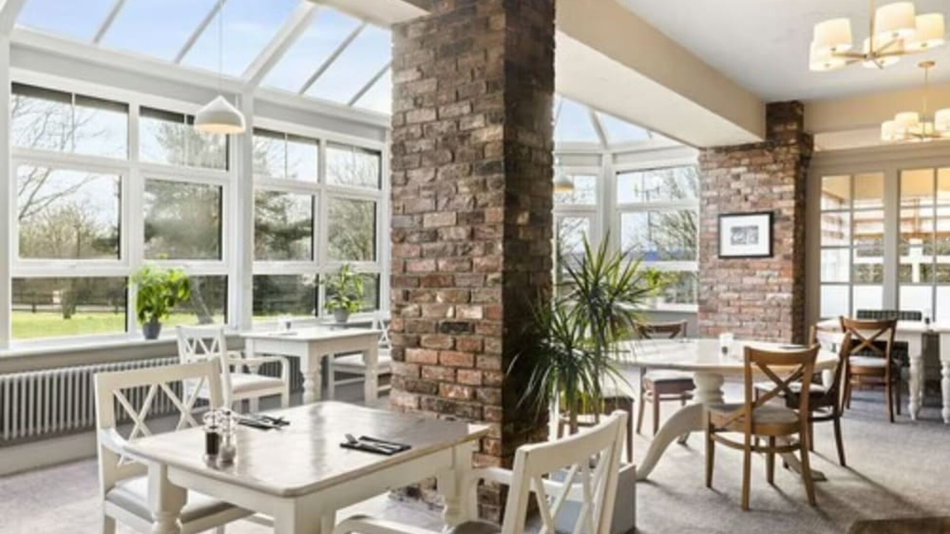 Lounge at Dragonfly Hotel Colchester - Surya Hotels.