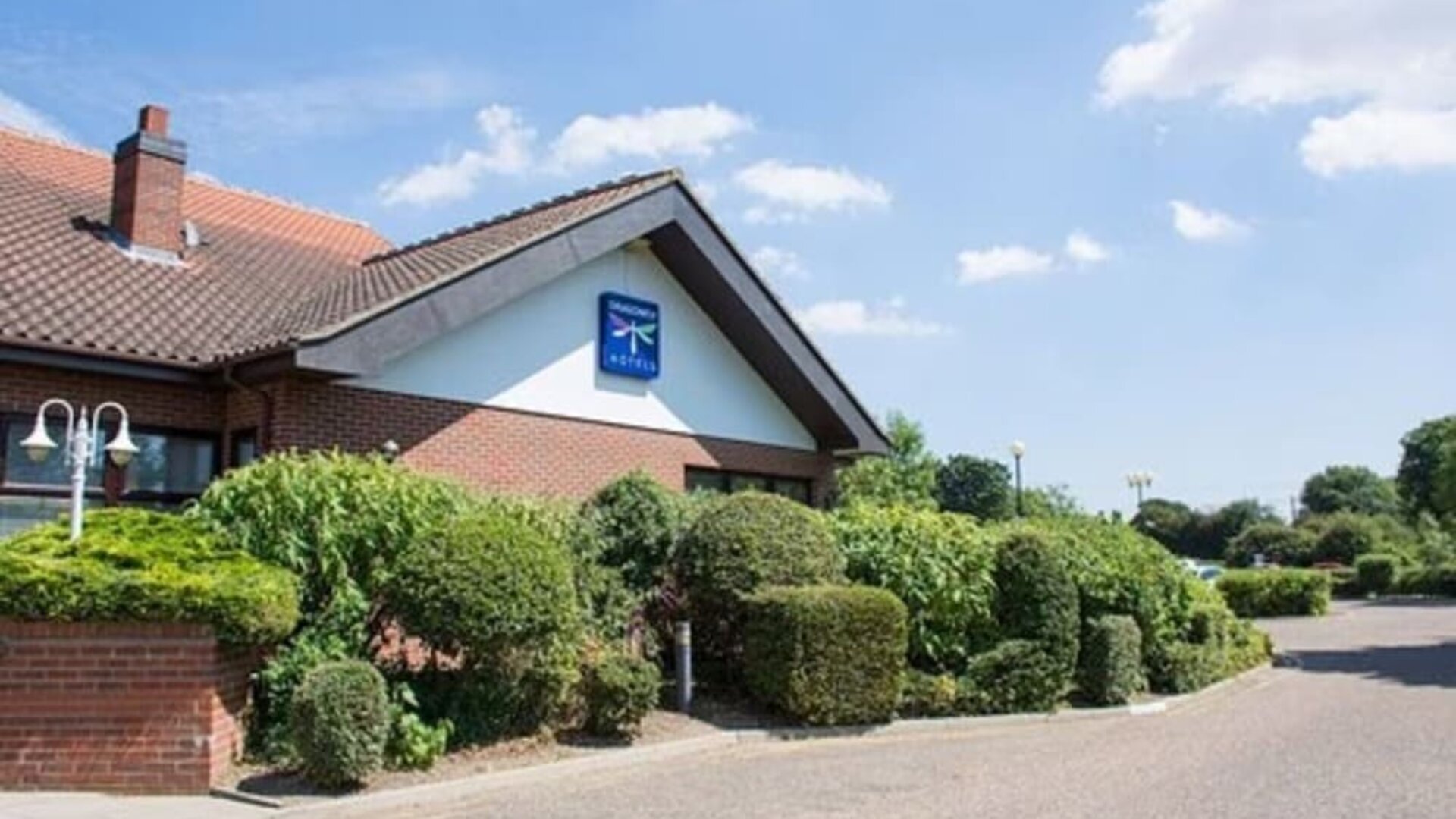 Exterior at Dragonfly Hotel Colchester - Surya Hotels.