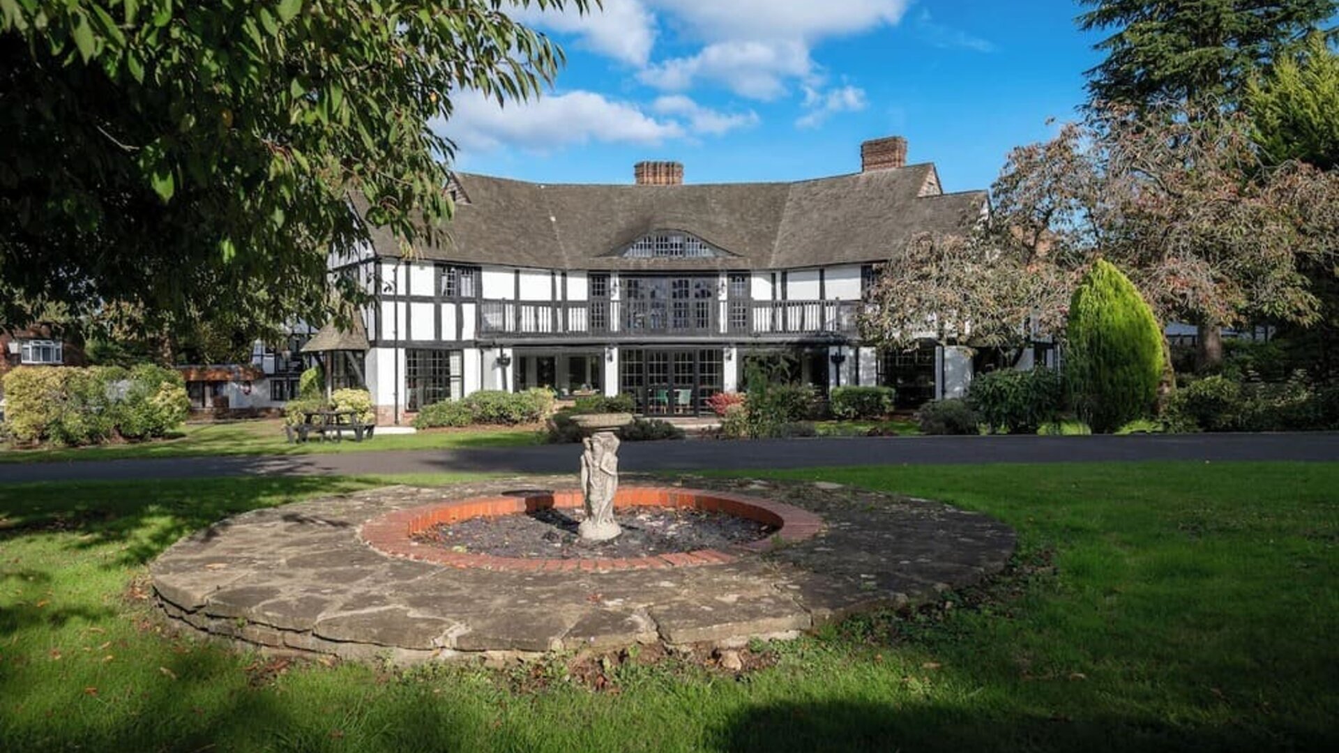 Exterior at Thatcher's Hotel - Surya Hotels.