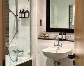 Bathroom at The Ridings, part of Theobalds Estate.