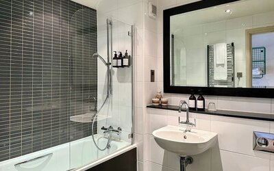Bathroom at The Ridings, part of Theobalds Estate.