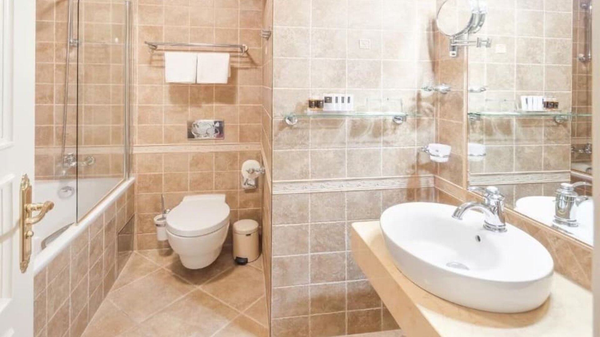 Bathroom at  Hotel General Prague.