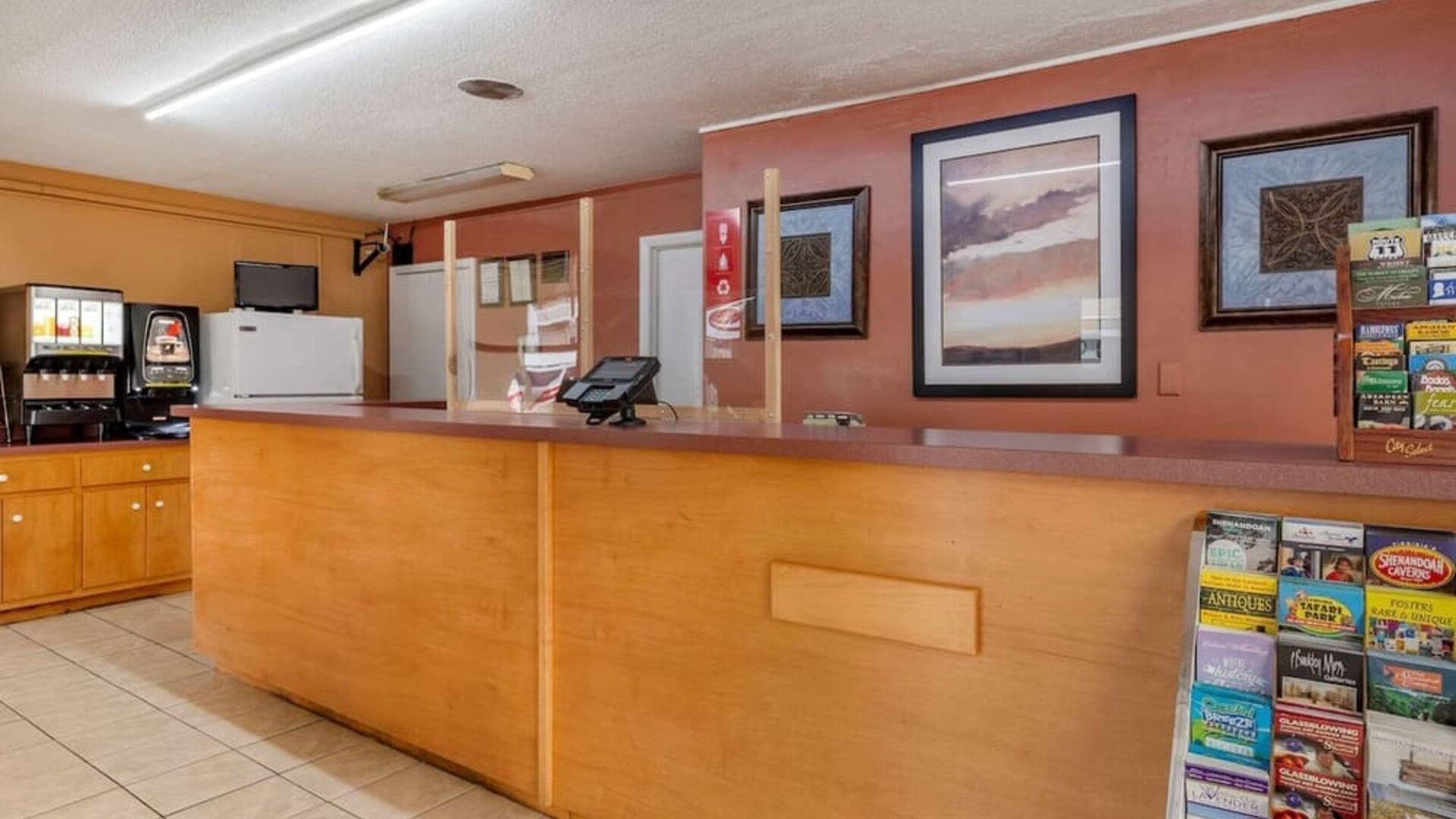 Reception at Econo Lodge Charlottesville North - University Area.