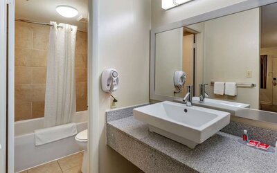 Bathroom at Econo Lodge Charlottesville North - University Area.