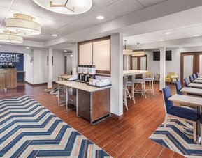 Dining room at Hampton Inn Joliet - I-55.