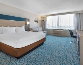 Day room at Holiday Inn Resort Kissimmee By The Parks By IHG.