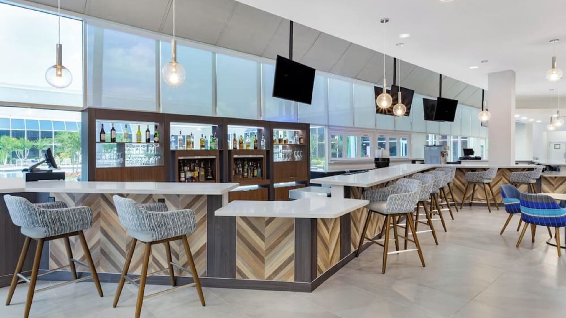 Bar at Holiday Inn Resort Kissimmee By The Parks By IHG.