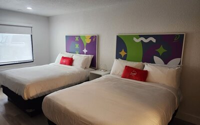 Day room at Baymont By Wyndham Jacksonville Airport.