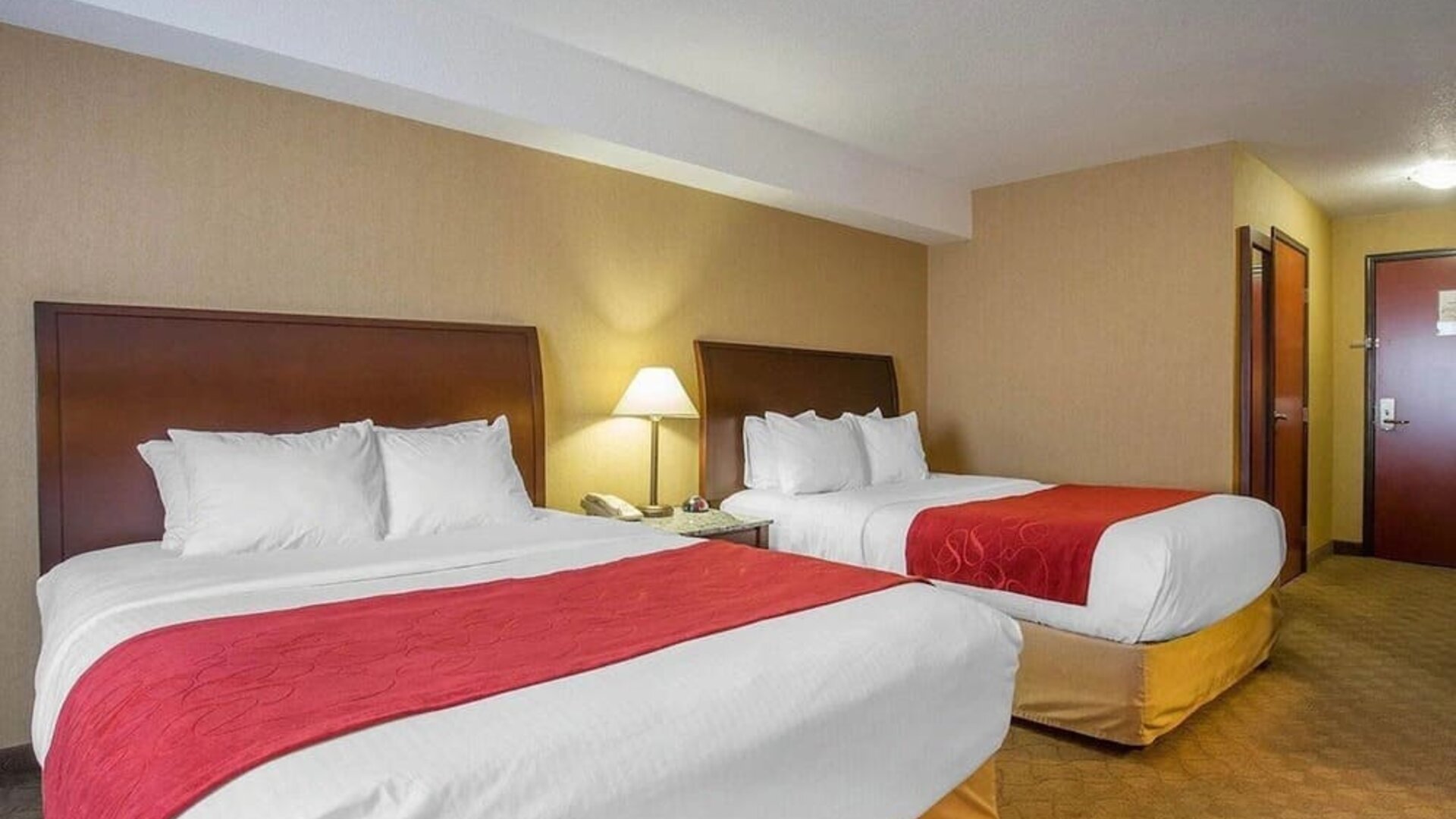 Day room at Comfort Inn & Suites Airdrie.