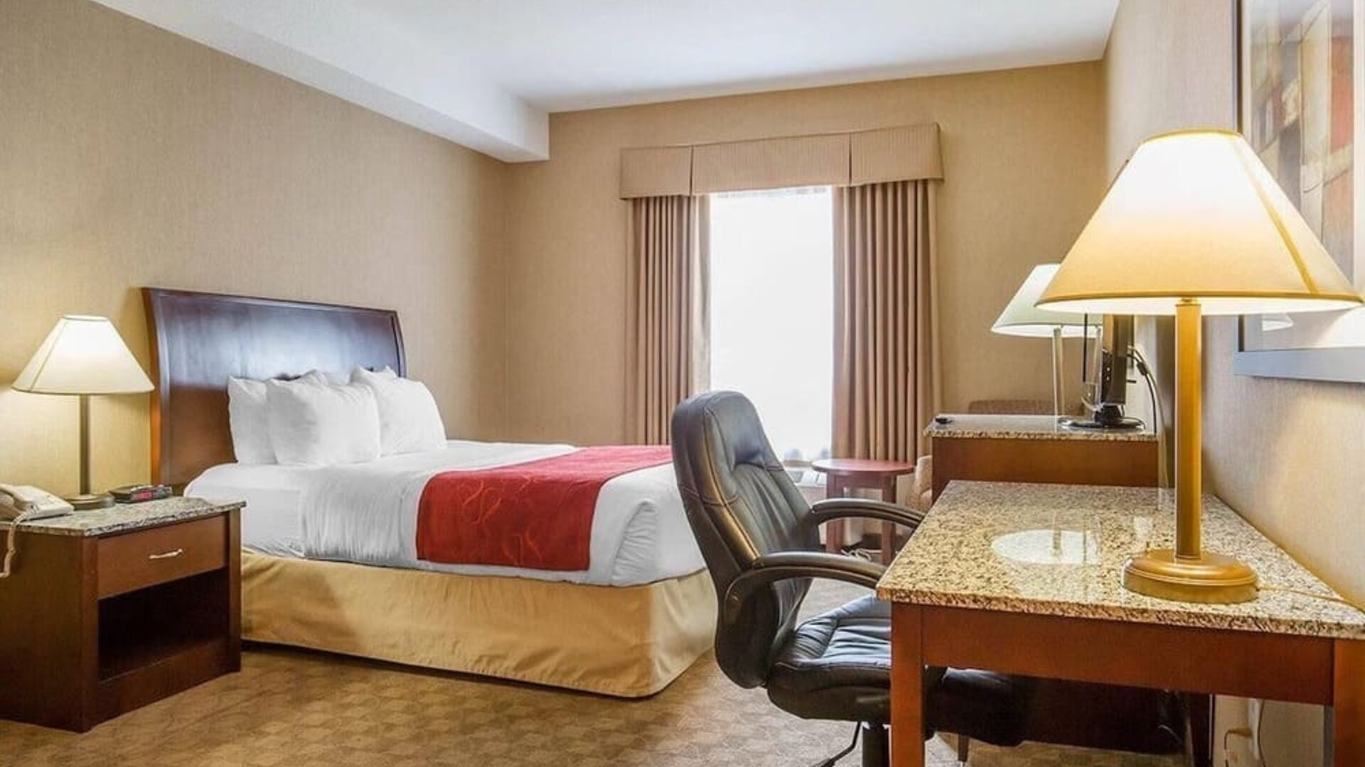 Day room at Comfort Inn & Suites Airdrie.