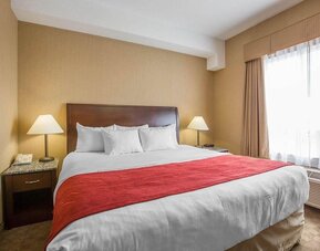 Day room at Comfort Inn & Suites Airdrie.