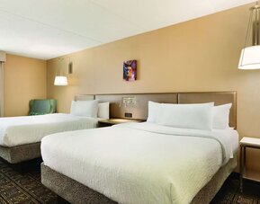 Day room at Hilton Garden Inn Niagara-on-the-Lake.