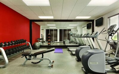 Gym at Hilton Garden Inn Niagara-on-the-Lake.