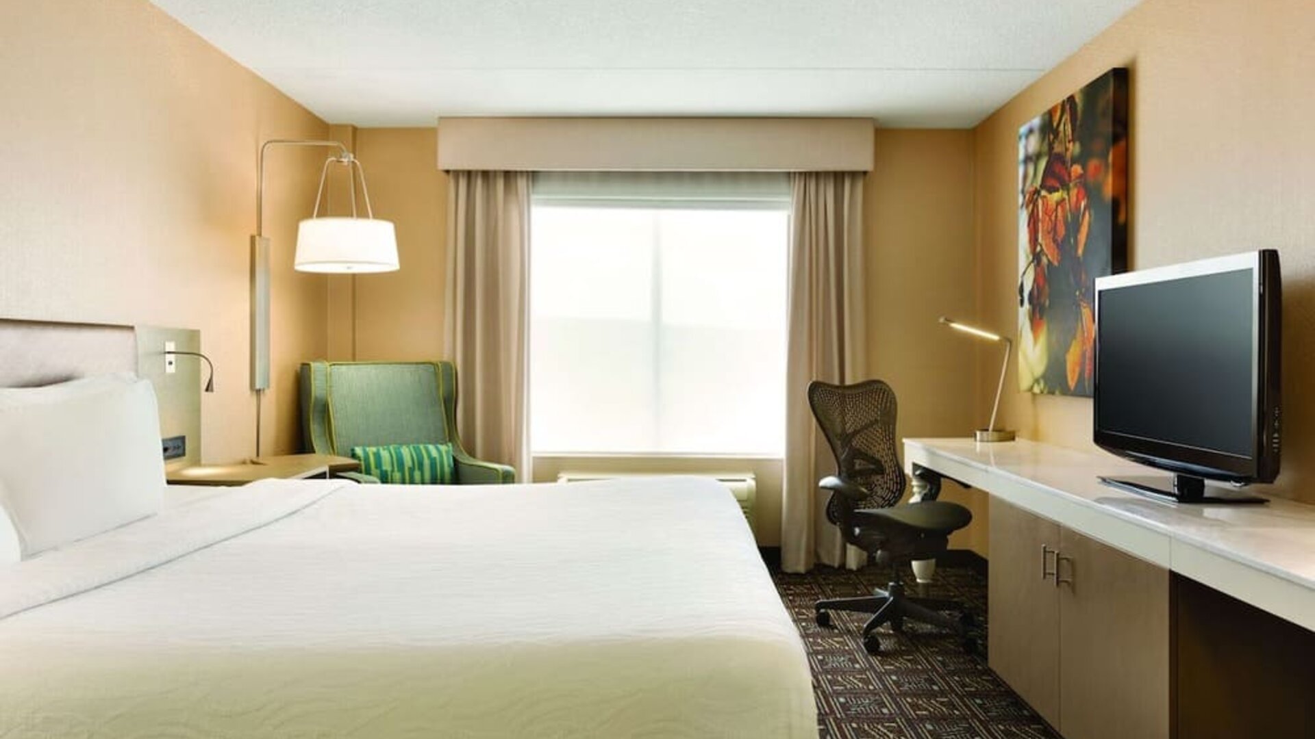Day room at Hilton Garden Inn Niagara-on-the-Lake.