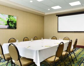 Meeting room at Hilton Garden Inn Niagara-on-the-Lake.