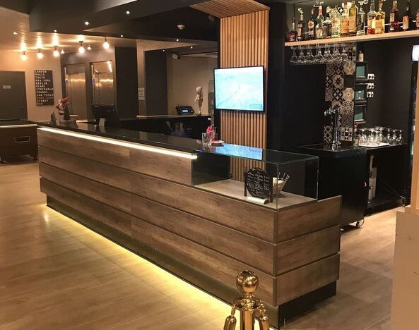 Bar at EUROHOTEL Airport Orly Rungis.