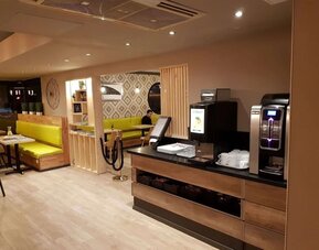 Dining area at EUROHOTEL Airport Orly Rungis.