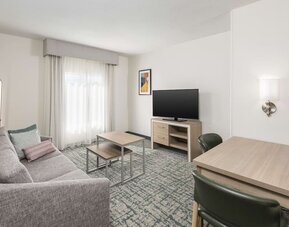 Day room at Homewood Suites By Hilton Miami Airport-Blue Lagoon.