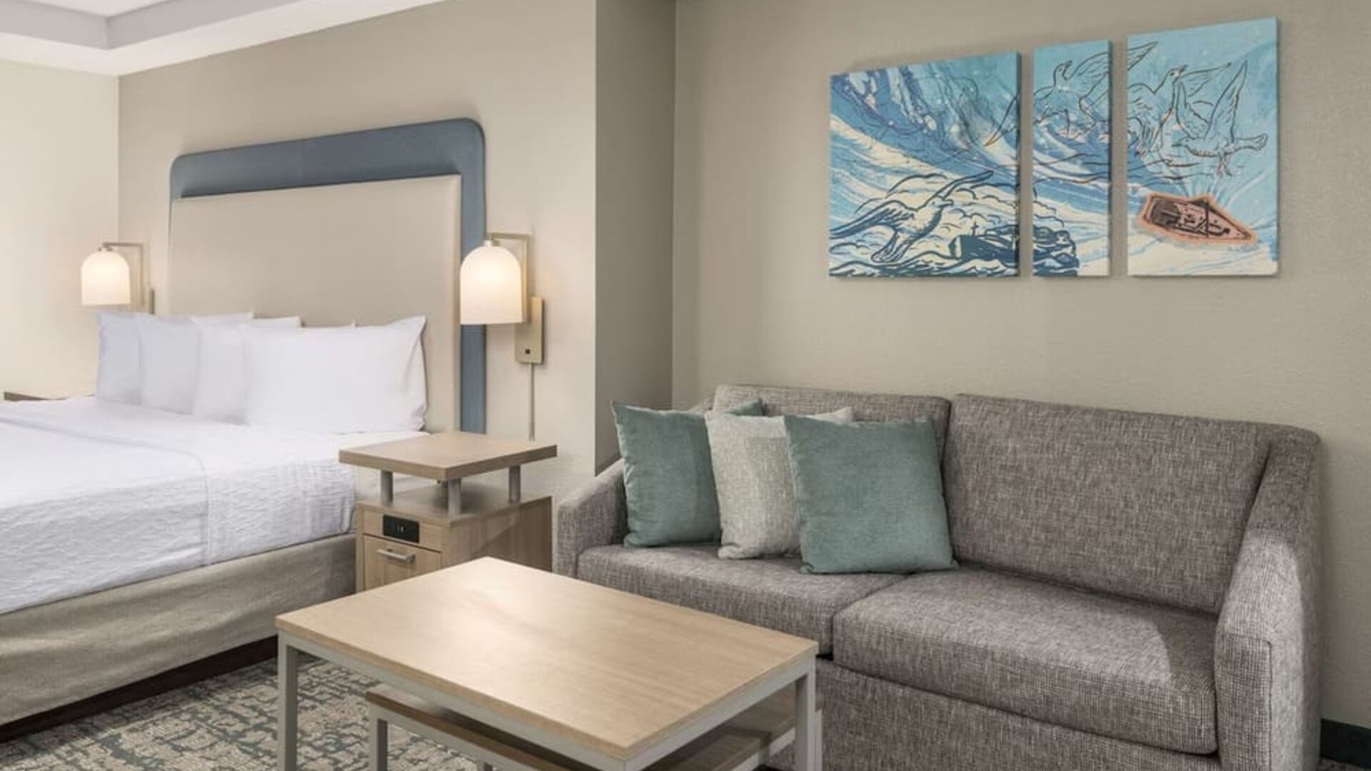 Day room at Homewood Suites By Hilton Miami Airport-Blue Lagoon.