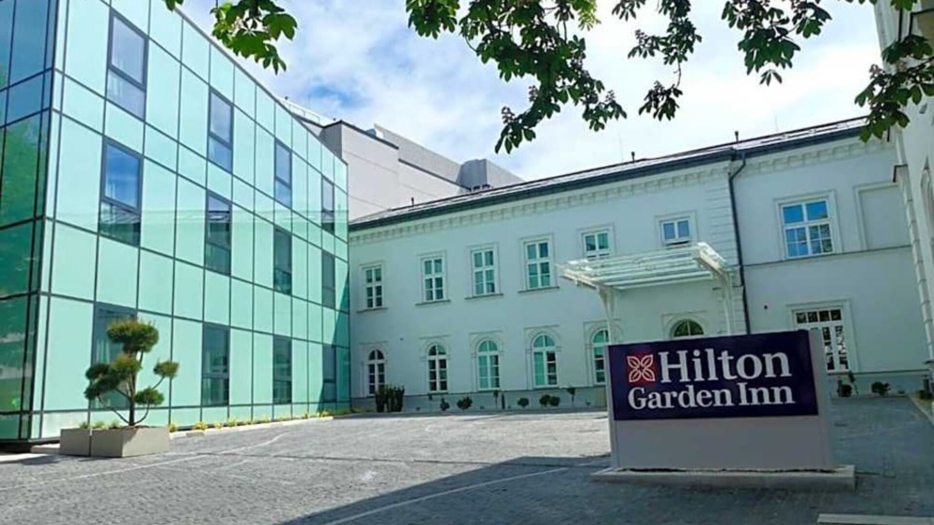 Hotel exterior at Hilton Garden Inn Radom.