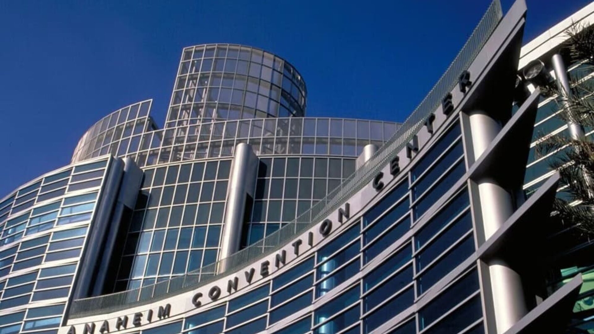 Hotel exterior at Hampton Inn By Hilton Costa Mesa Newport Beach.