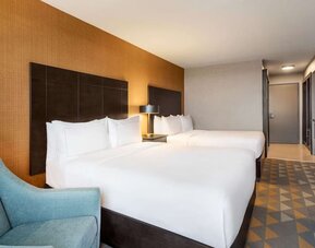 Day room at DoubleTree By Hilton Pointe Claire Montreal Airport West.