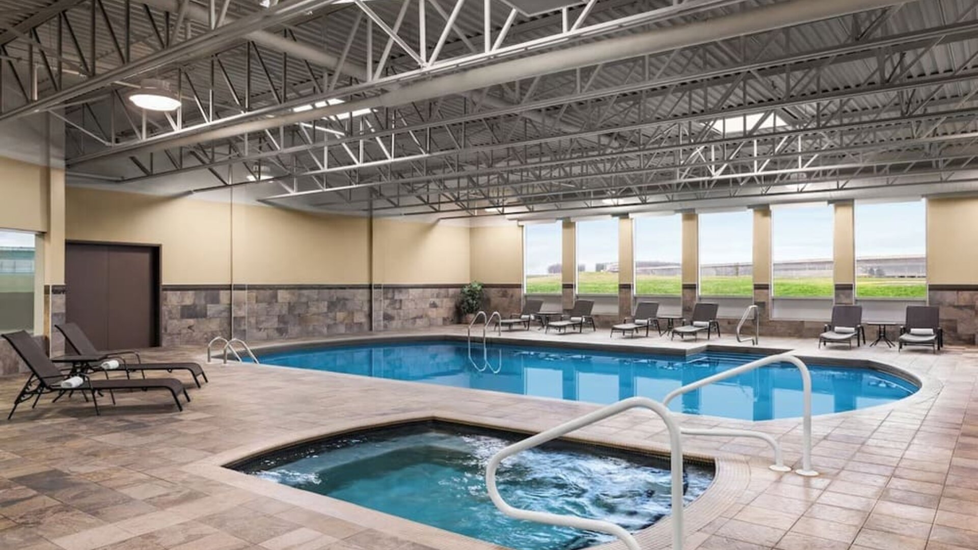 Indoor pool at DoubleTree By Hilton Pointe Claire Montreal Airport West.