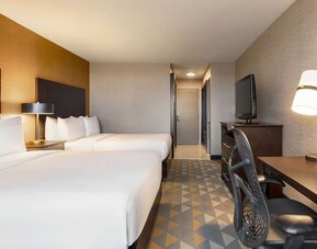 Day room at DoubleTree By Hilton Pointe Claire Montreal Airport West.