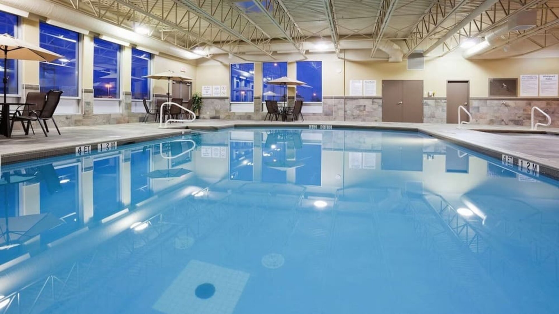Indoor pool at DoubleTree By Hilton Pointe Claire Montreal Airport West.