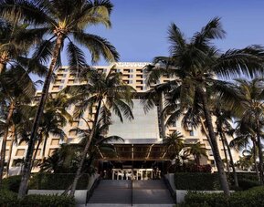 Exterior at Pullman Miami Airport.