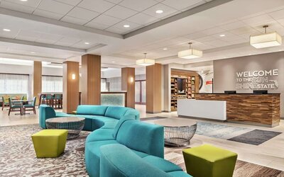 Reception area at Hampton Inn & Suites Miami Kendall.