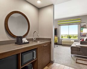 Day room at Hampton Inn & Suites Miami Kendall.