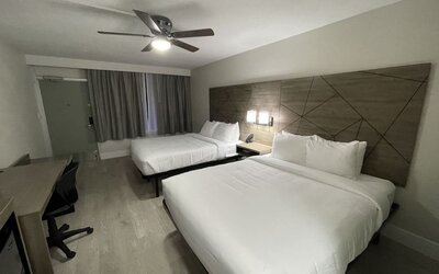 Day room at Quality Inn & Suites Hollywood Boulevard.