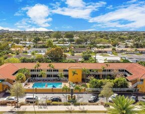 Exterior at Quality Inn & Suites Hollywood Boulevard.