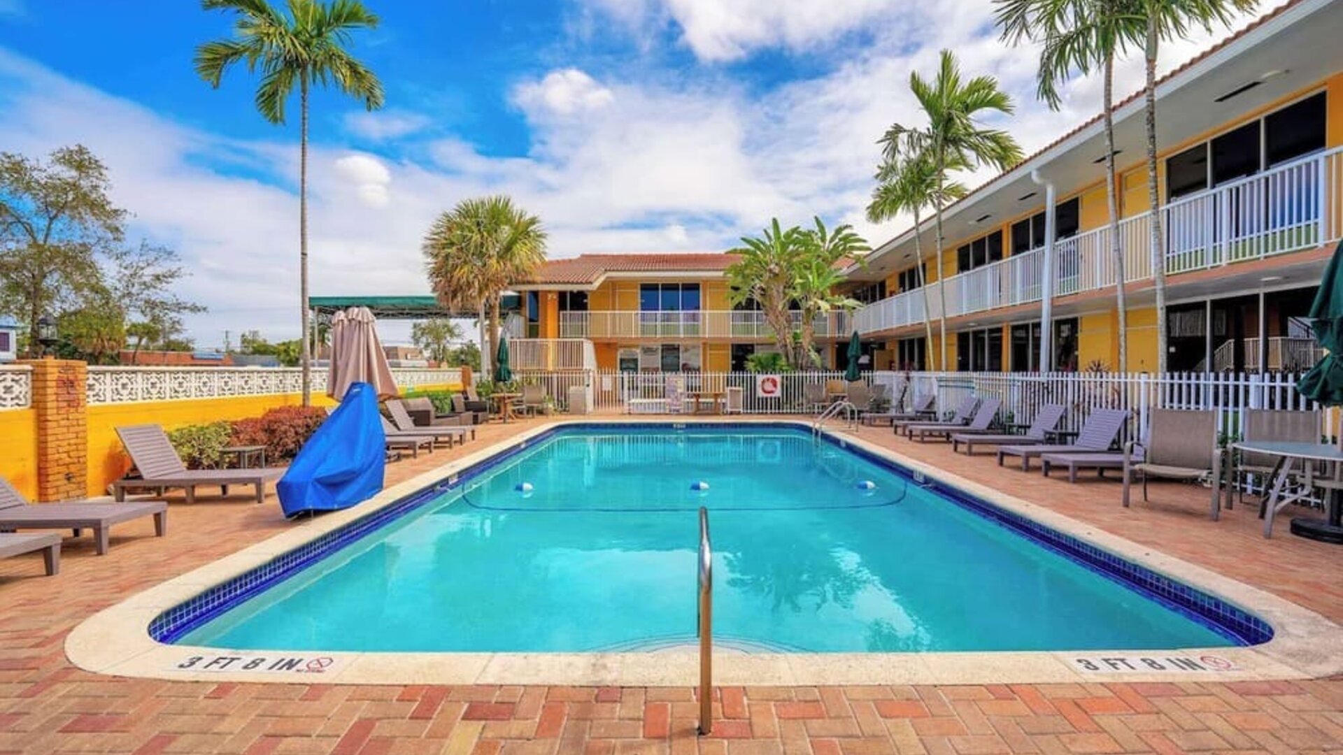 Outdoor pool at Quality Inn & Suites Hollywood Boulevard.