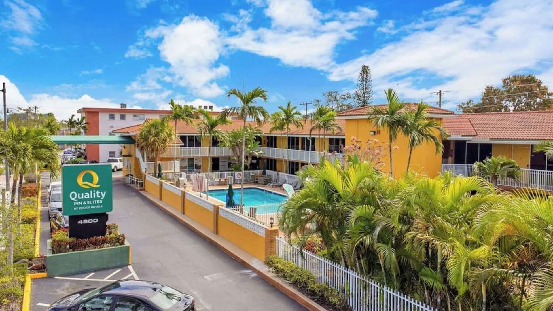 Exterior at Quality Inn & Suites Hollywood Boulevard.
