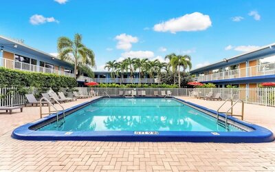 Outdoor pool at Rodeway Inn & Suites Fort Lauderdale Airport & Cruise Port.