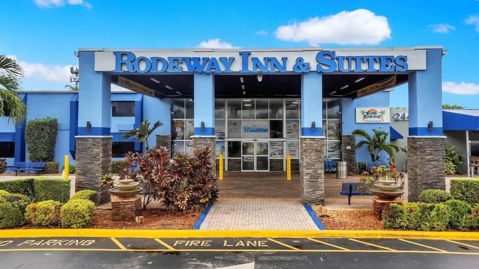 Exterior at Rodeway Inn & Suites Fort Lauderdale Airport & Cruise Port.