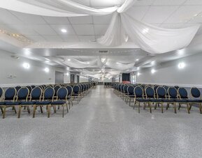Meeting room at Rodeway Inn & Suites Fort Lauderdale Airport & Cruise Port.