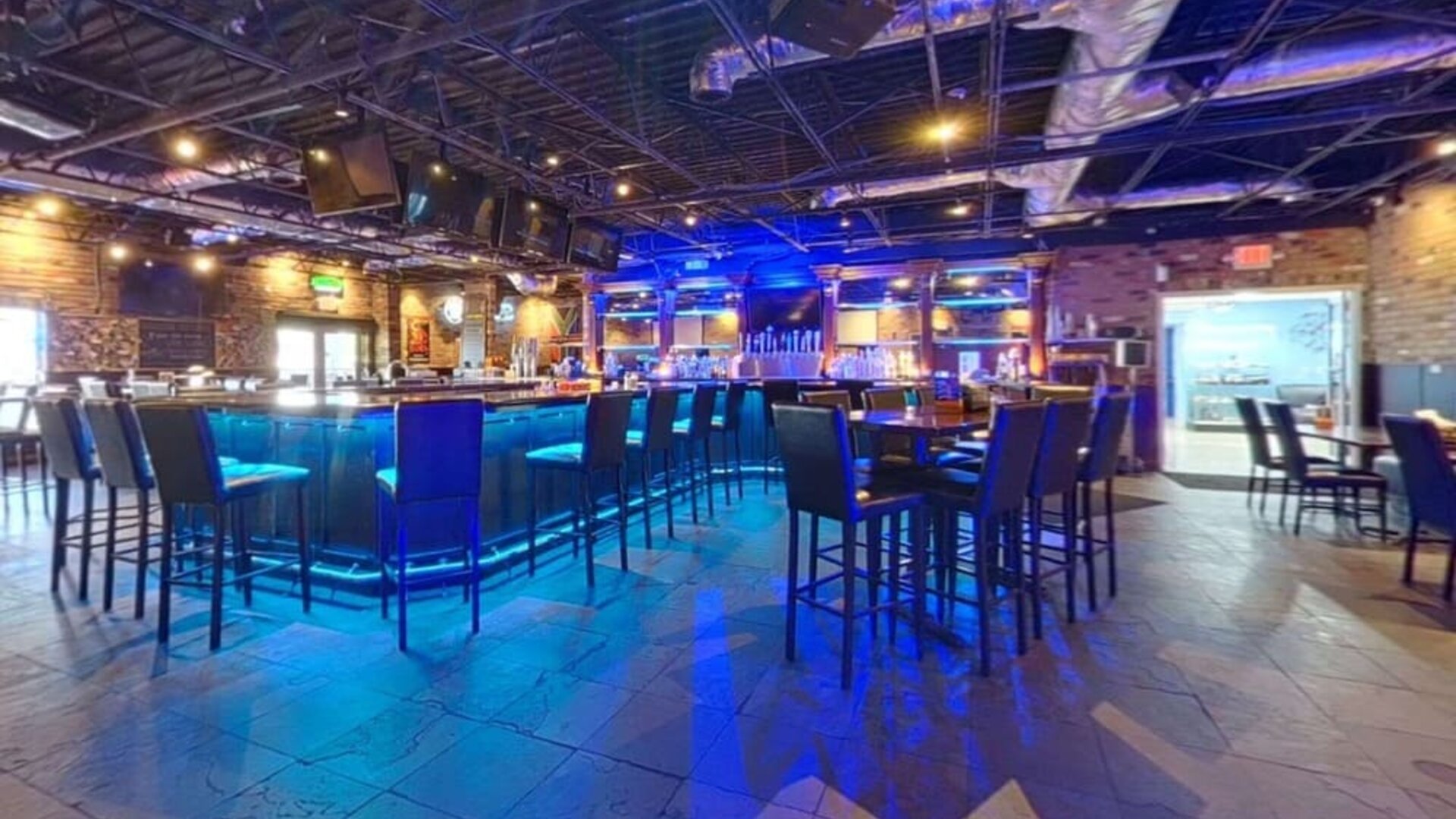 Dining area at Rodeway Inn & Suites Fort Lauderdale Airport & Cruise Port.