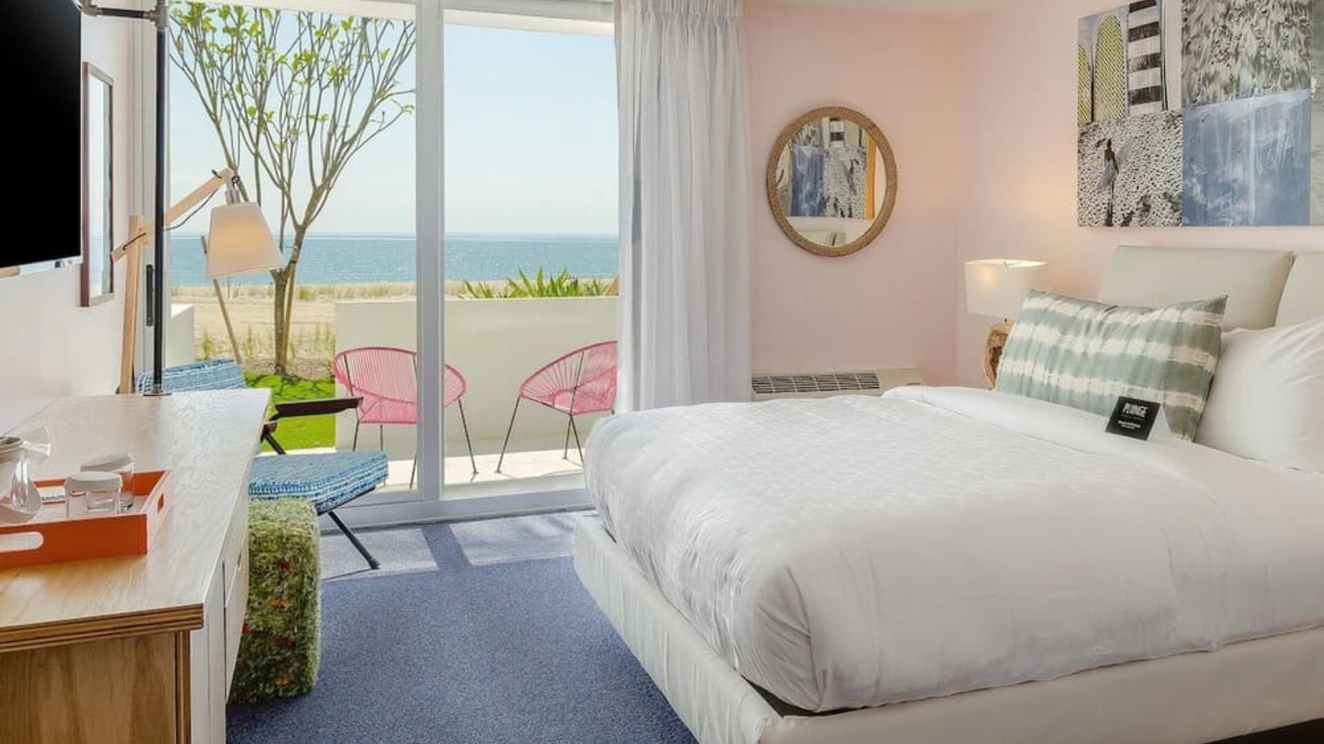 Day room at Plunge Beach Resort.