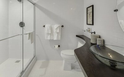 Bathroom at Plunge Beach Resort.