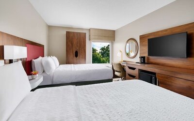 Day room at Hampton Inn By Hilton Fort Lauderdale-Cypress Creek.