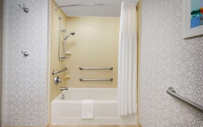 Bathroom at Hampton Inn By Hilton Fort Lauderdale-Cypress Creek.