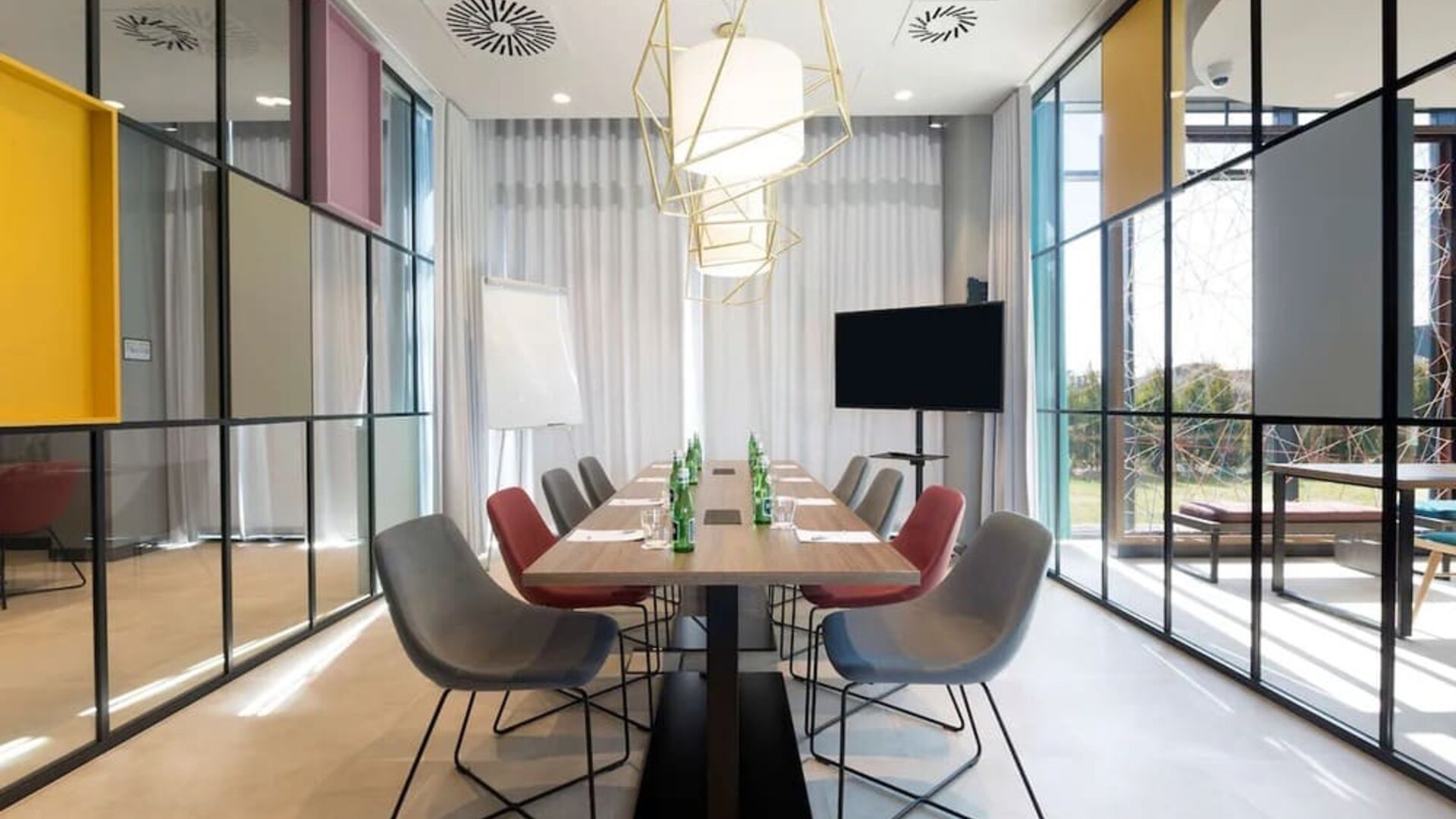 Meeting room at Hampton By Hilton Krakow Airport.
