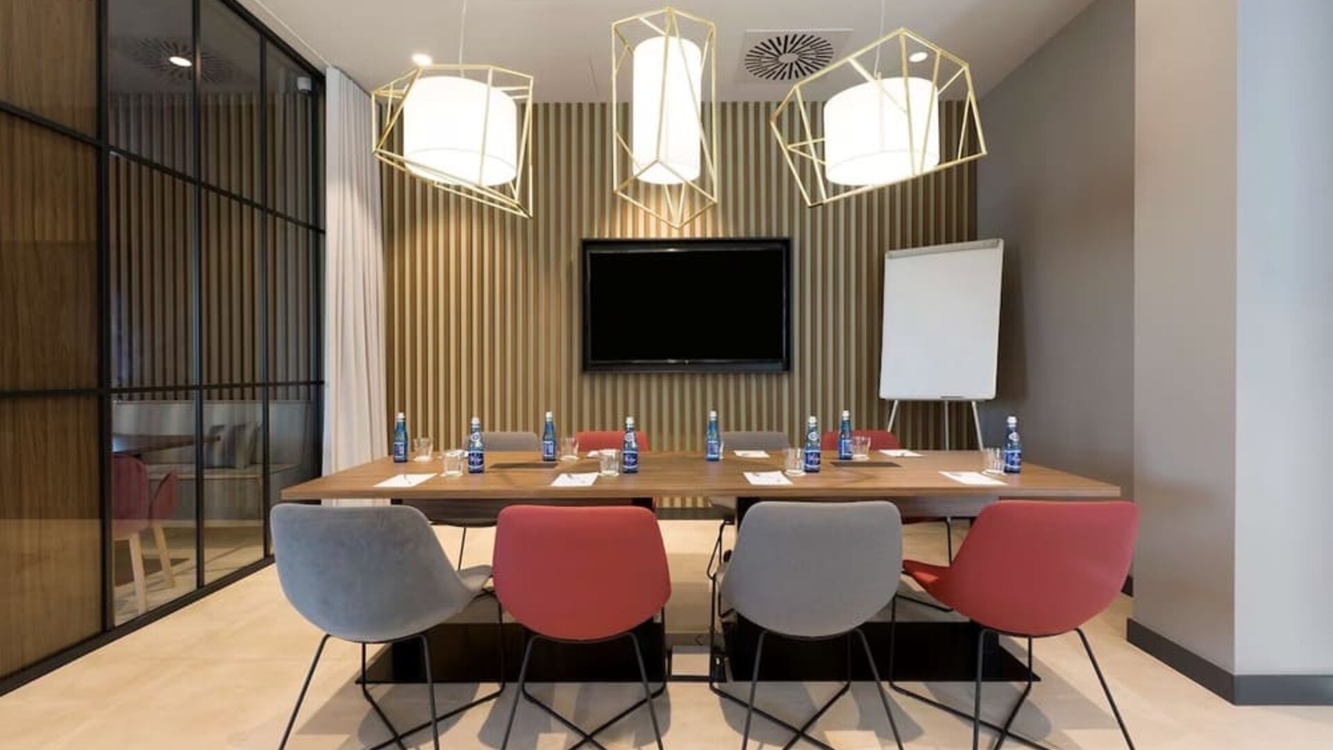 Meeting room at Hampton By Hilton Krakow Airport.