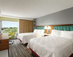 Day room at Hampton Inn & Suites Ft. Lauderdale Airport/South Cruise Port.