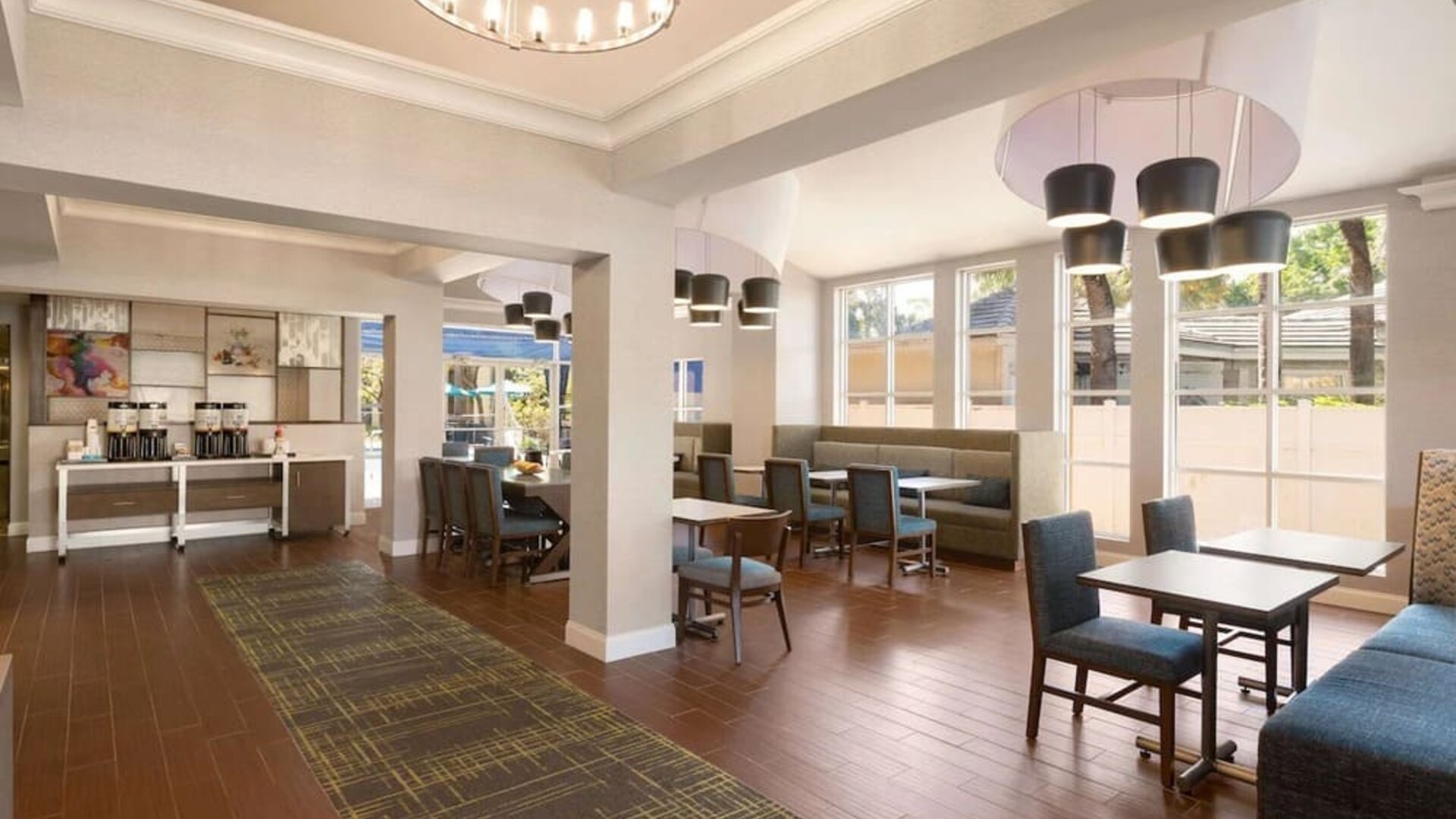 Lobby at Hampton Inn & Suites Ft. Lauderdale Airport/South Cruise Port.