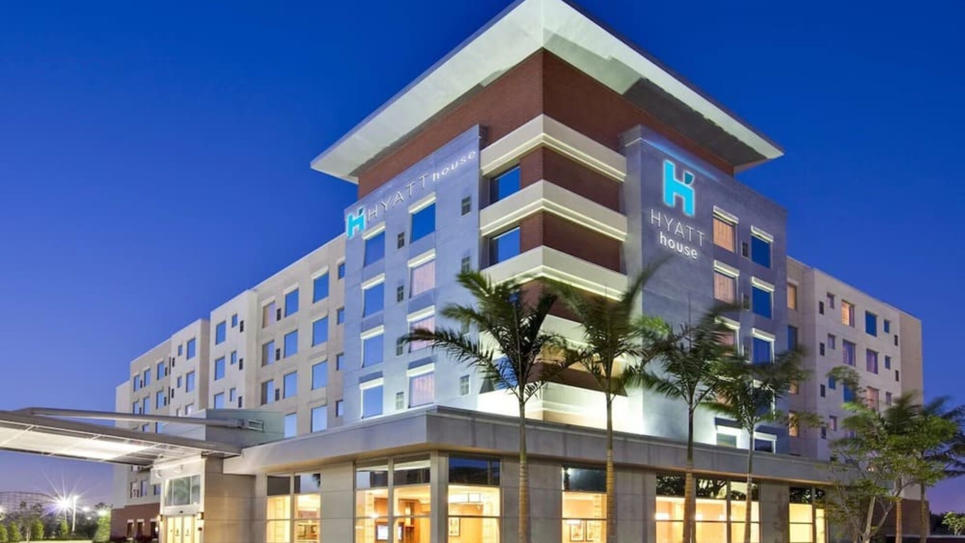 Exterior at Hyatt HOUSE Fort Lauderdale Airport-South & Cruise Port.